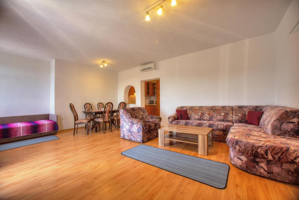 Apartments Peran Šibenik Kamer foto