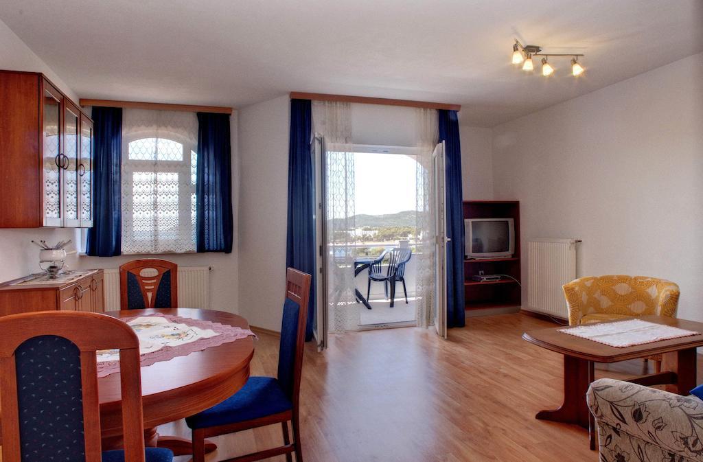 Apartments Peran Šibenik Kamer foto